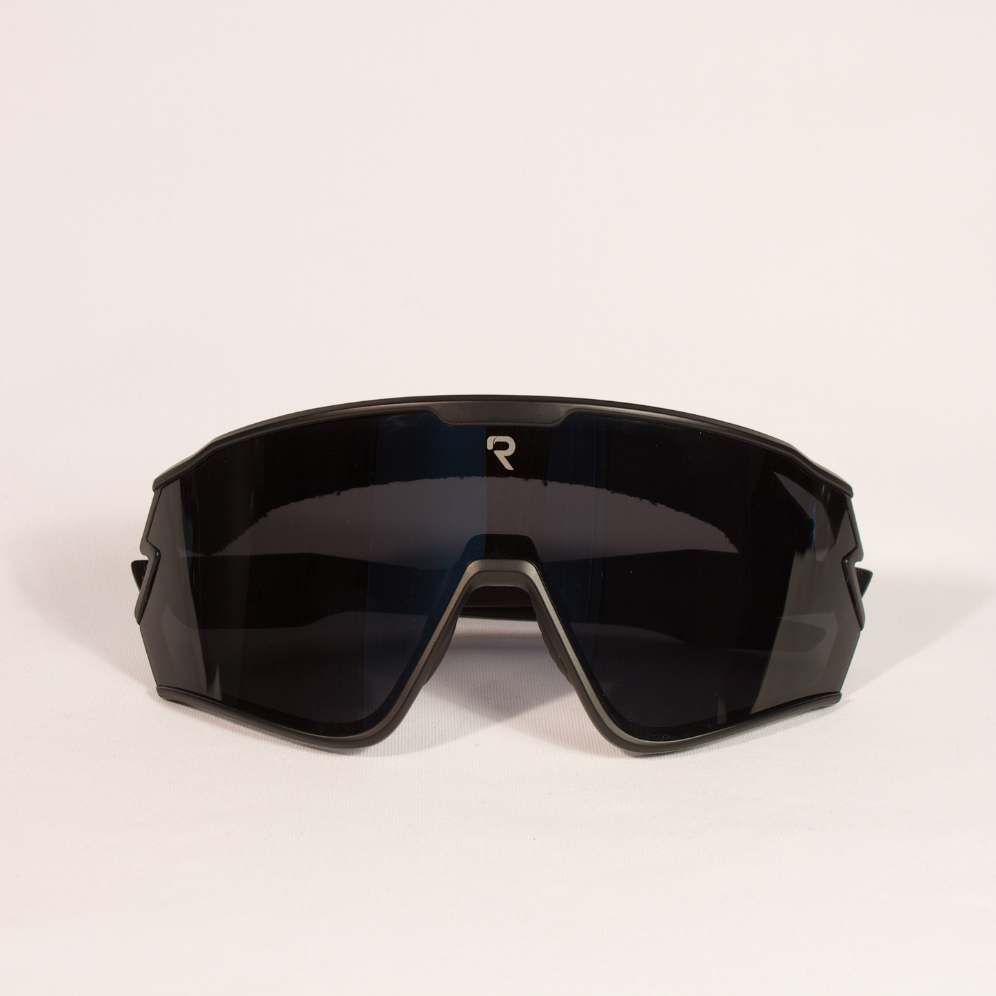 ONE - die einzige Sportbrille, die du brauchst.